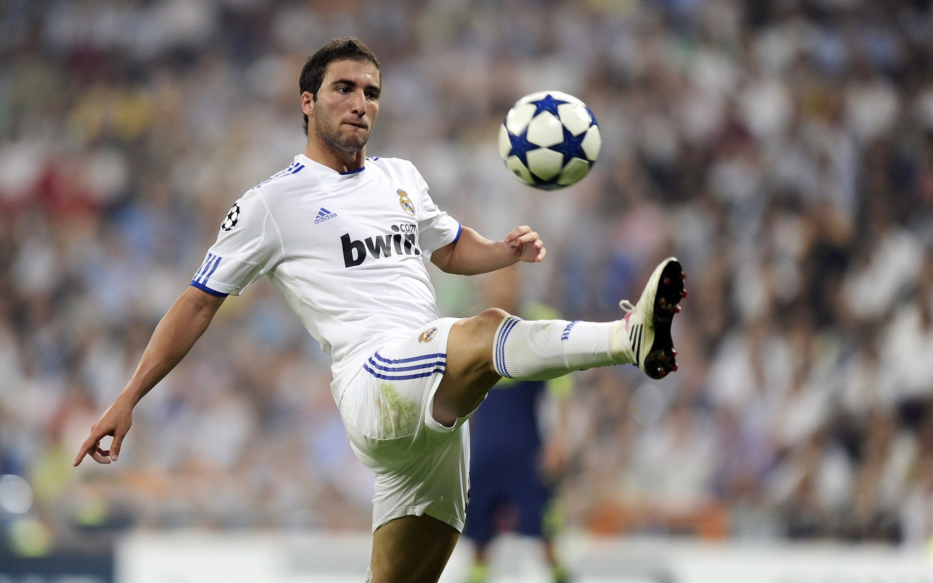 欧文一剑封喉,当悬念在德甲争冠夜提前死去