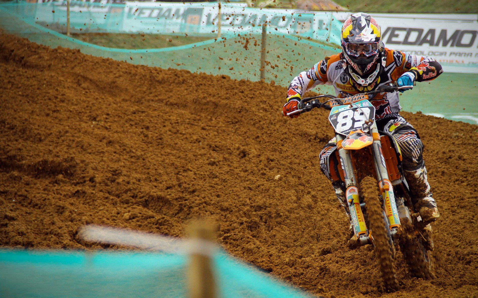 欧冠淘汰赛之夜，浓眉末节接管比赛，当两种淘汰赛在同一时空共振